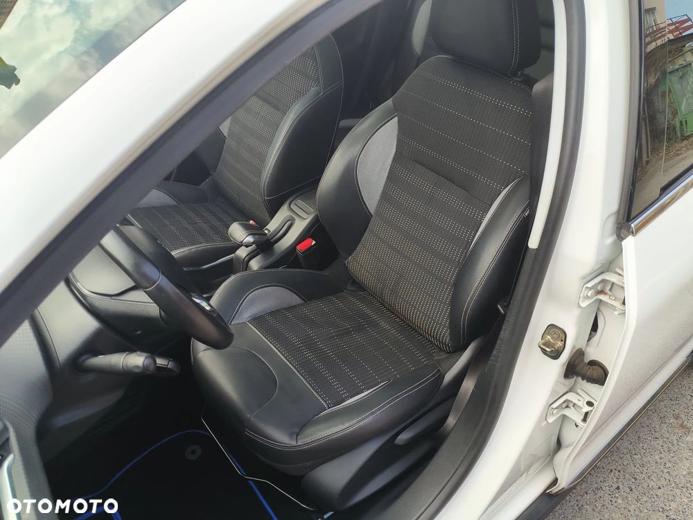 Peugeot 2008 PureTech 82 Allure - 8