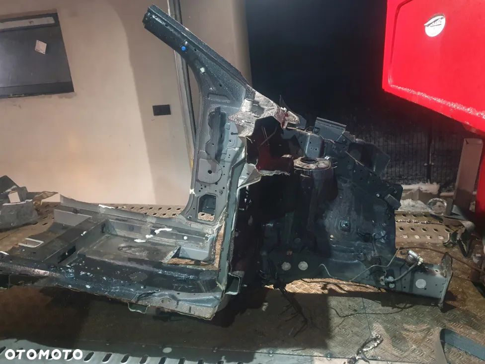 ĆWIARTKA FARTUCH PODŁUŻNICA LEWY PRZÓD HYUNDAI IX35 - 2
