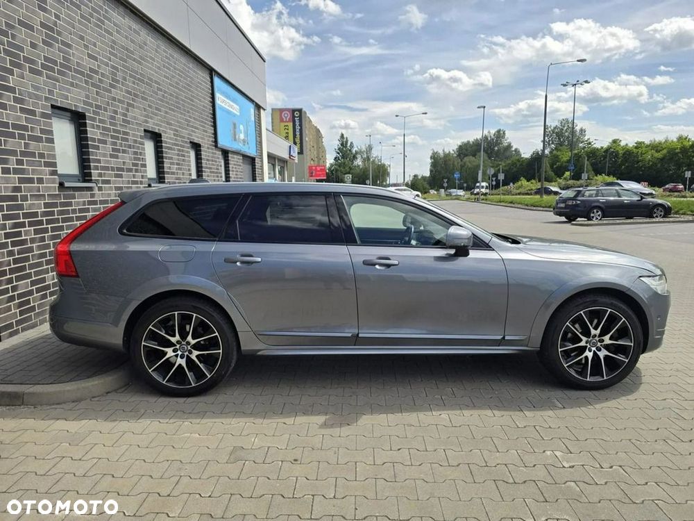 Volvo V90 Cross Country D4 AWD - 38