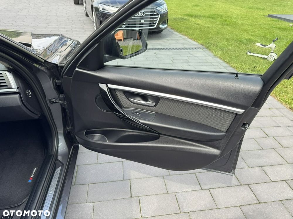 BMW Seria 3 320d Sport Line Shadow - 21