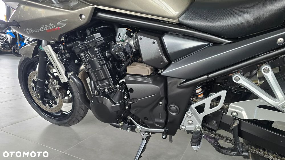 Suzuki Bandit - 19