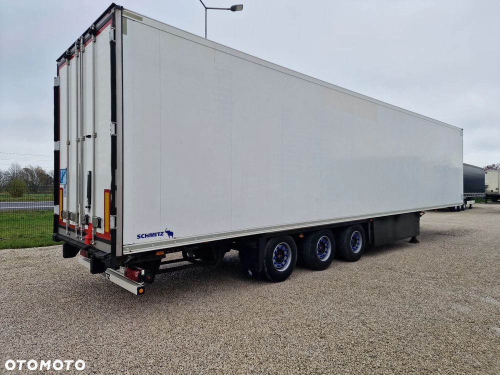 Schmitz Cargobull Naczepa CHŁODNIA MEGA - THERMO KING - SAF - OŚ PODNOSZONA