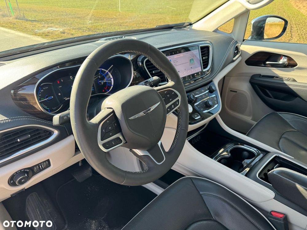 Chrysler Pacifica - 21