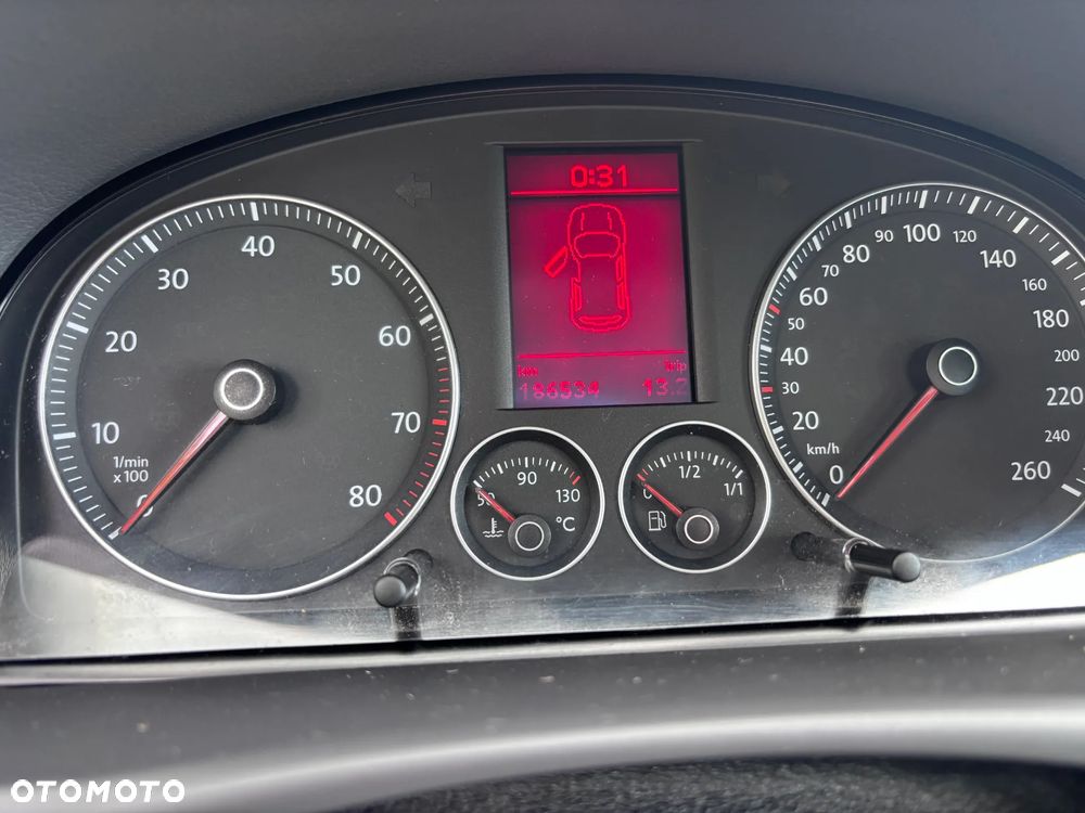 Volkswagen Touran 1.6 FSI - 15