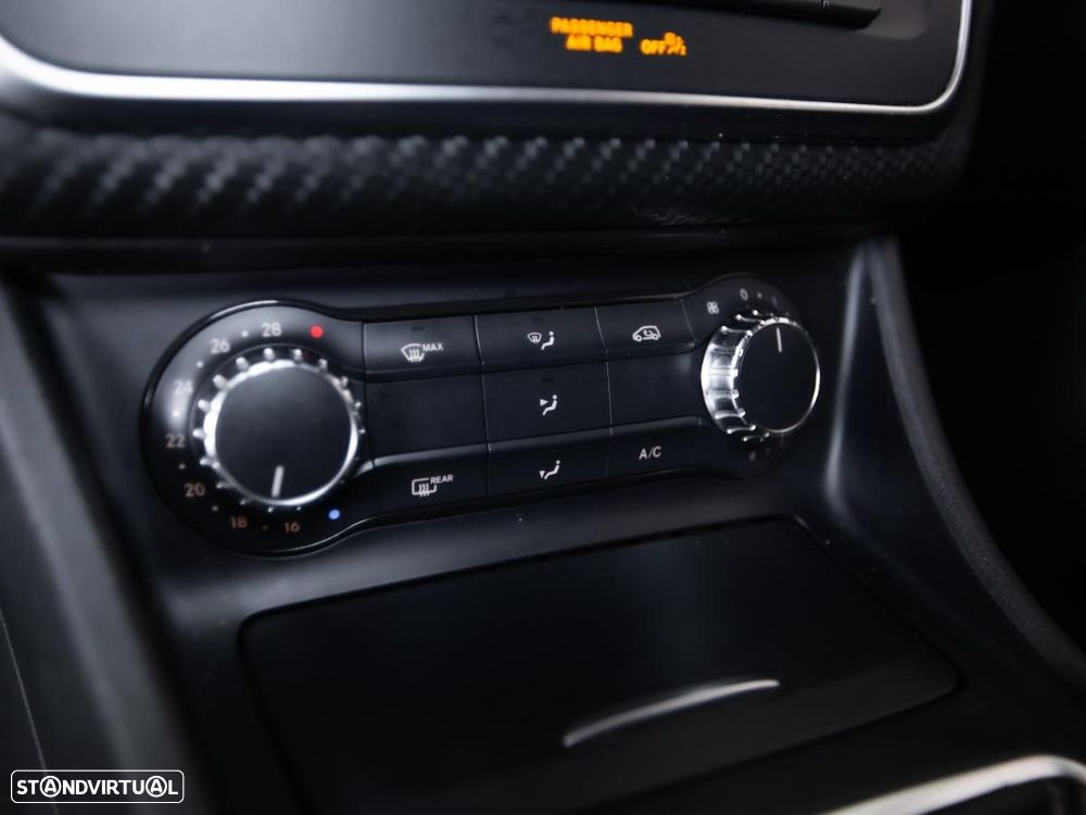 Mercedes-Benz GLA 200 - 21