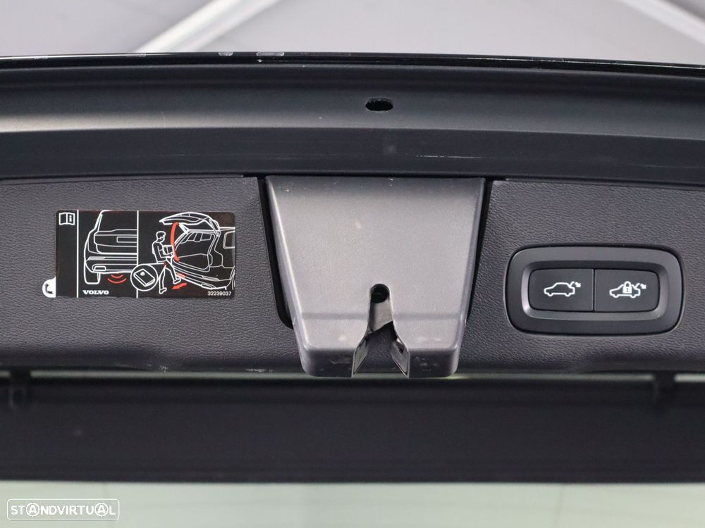 Volvo XC 60 2.0 T6 PHEV Inscription AWD - 24