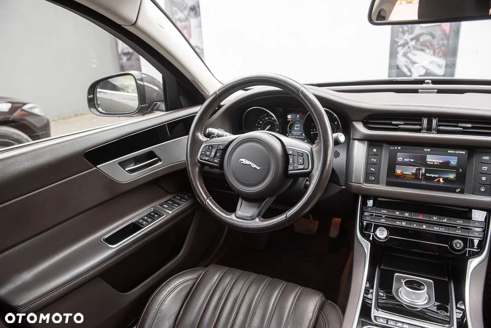 Jaguar XF ver-20d-sportbrake-portfolio - 27