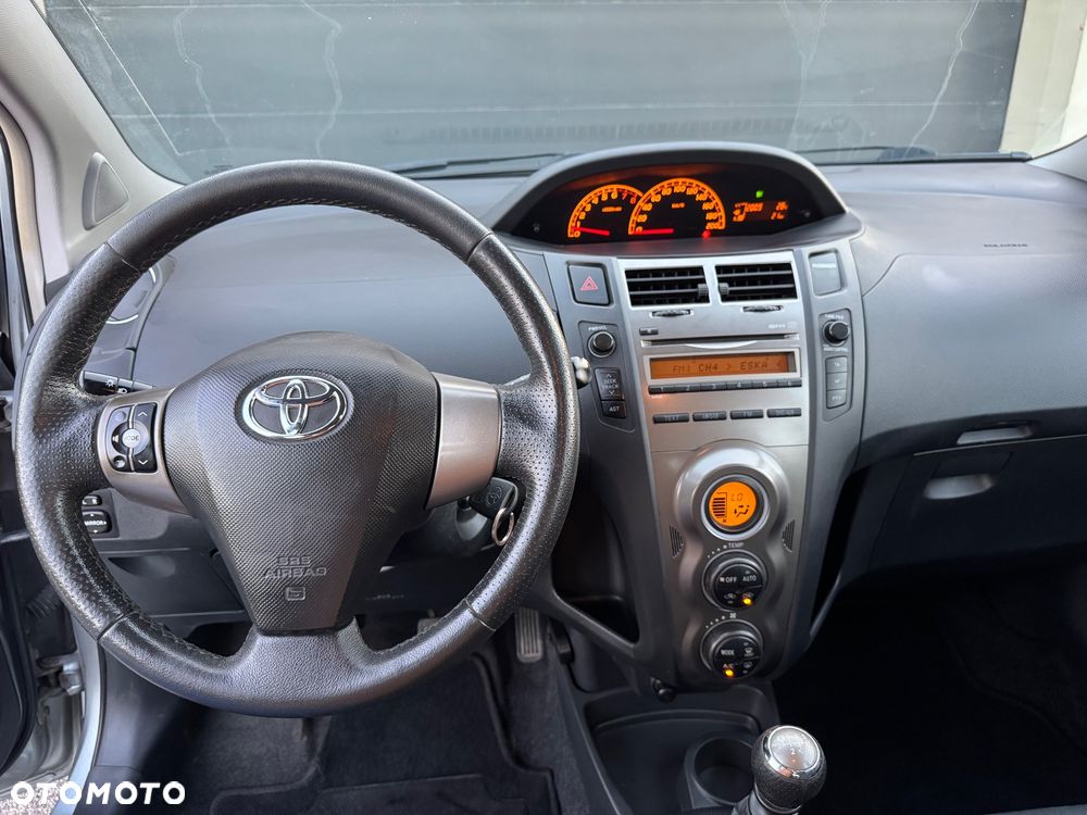 Toyota Yaris 1.33 VVT-i Life - 25