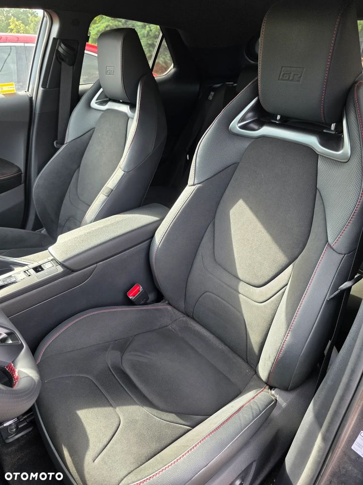 Toyota C-HR 2.0 Hybrid GR Sport - 4