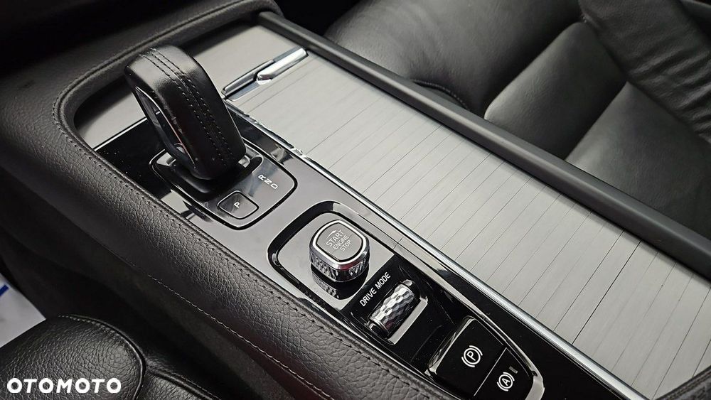 Volvo XC 90 - 18