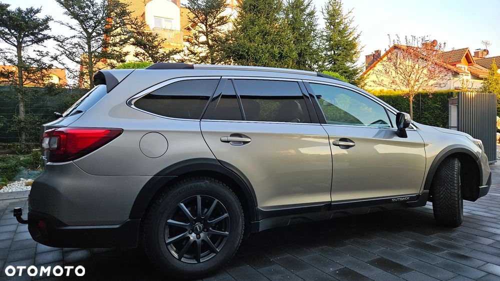 Subaru Outback 2.5i Exclusive - 9