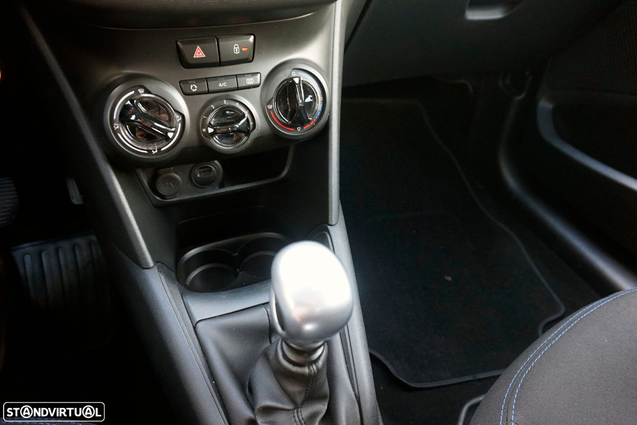 Peugeot 208 1.5 BlueHDi Signature - 12