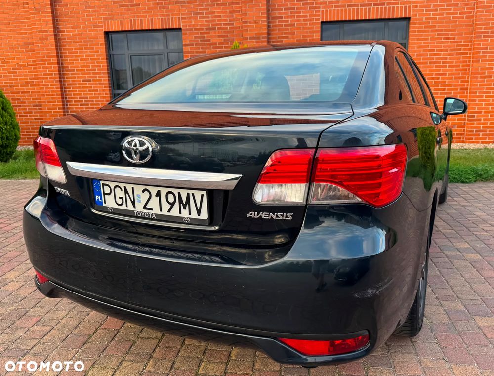 Toyota Avensis 1.6 Premium - 28