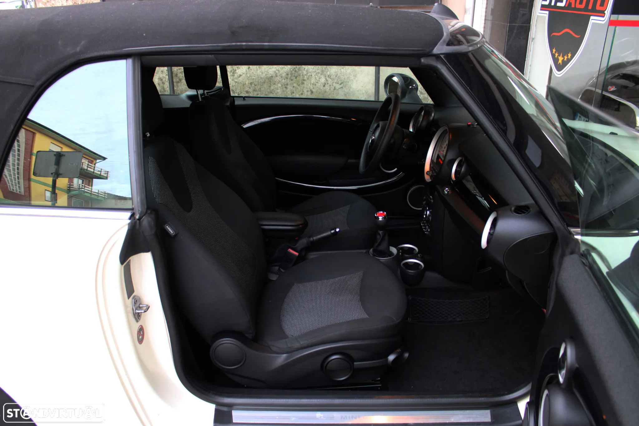 MINI Cabrio Cooper D - 27