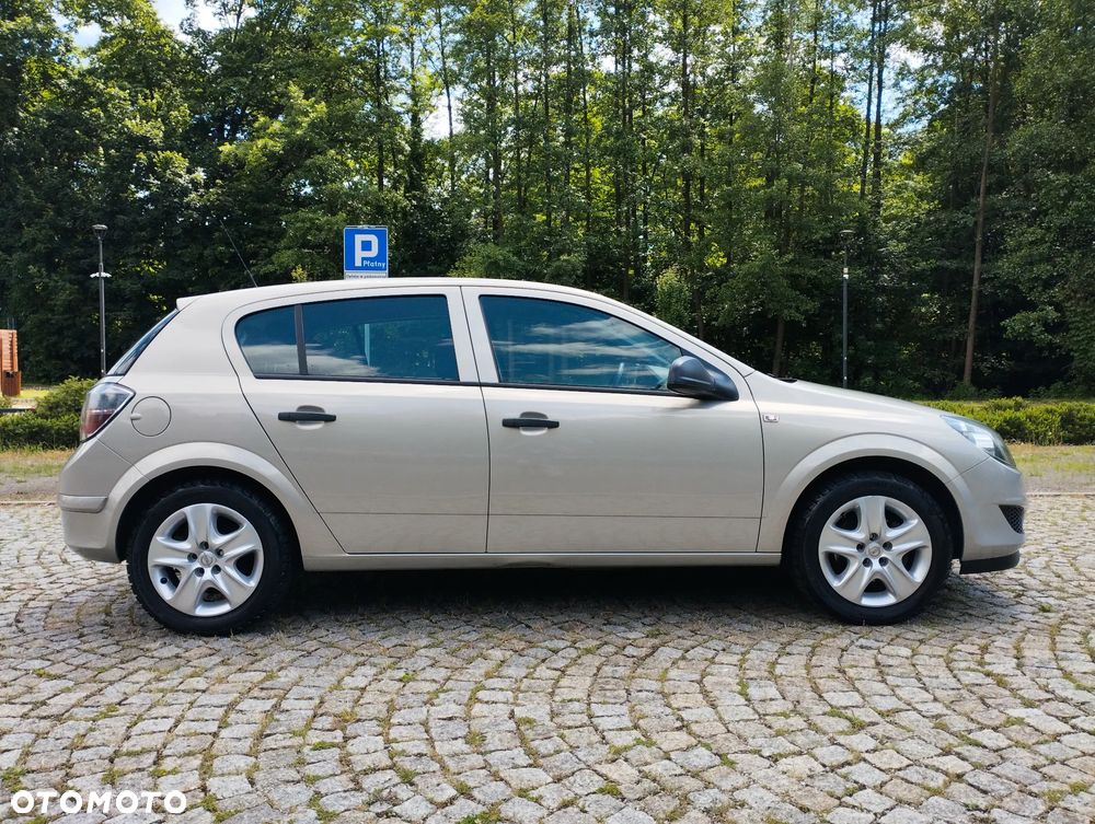Opel Astra 1.4 Essentia - 13