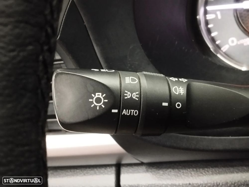 Toyota Hilux 2.4 D-4D 4WD CD CM - 18