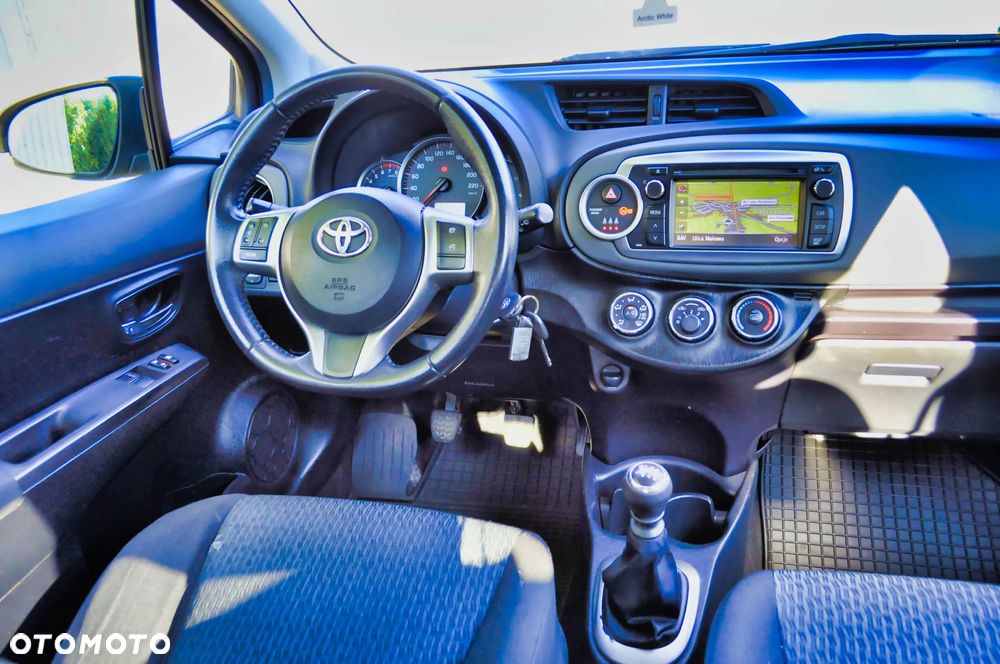 Toyota Yaris - 11