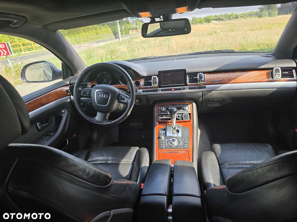 Audi A8 - 4