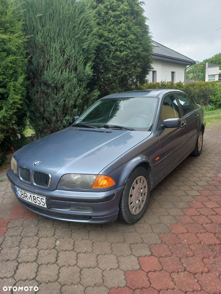 BMW Seria 3 318i - 1