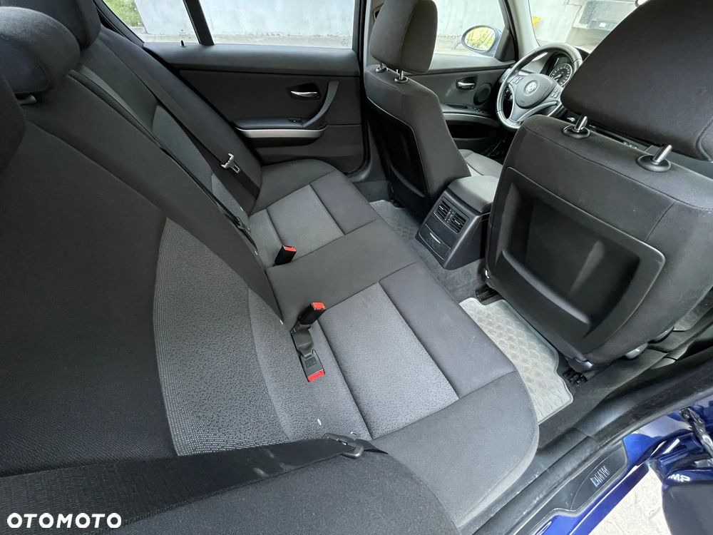 BMW Seria 3 320d DPF - 31