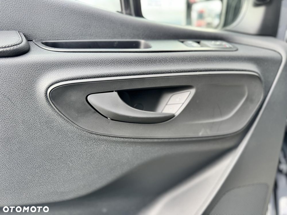 Mercedes-Benz Sprinter - 12