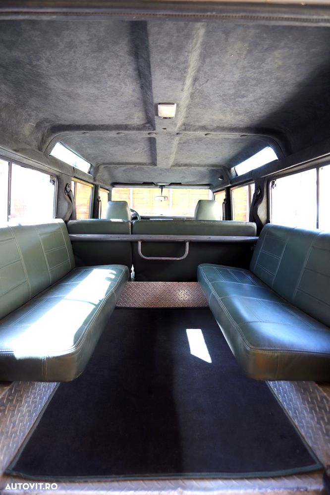 Land Rover Defender - 4