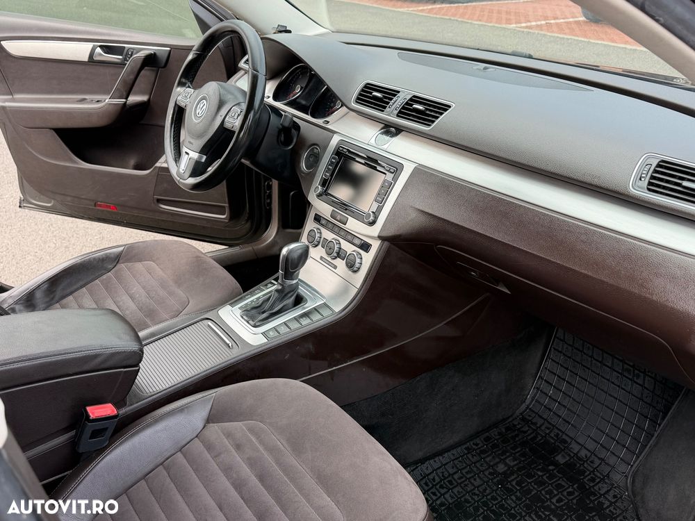 Volkswagen Passat - 12