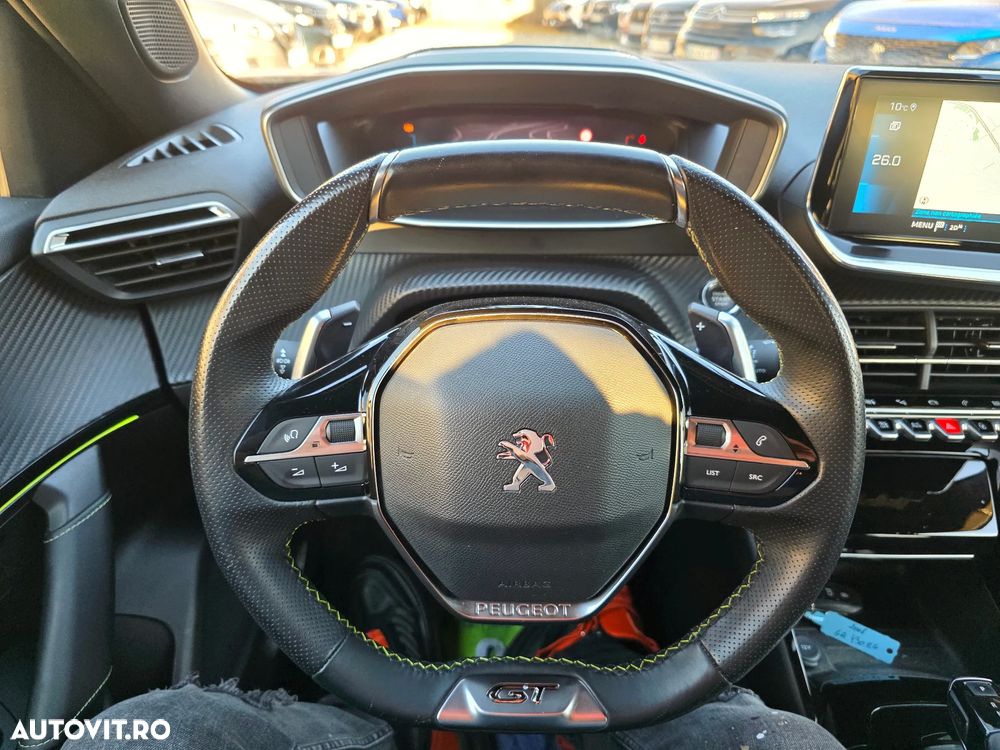 Peugeot 2008 PureTech 130 EAT8 GT Pack - 28