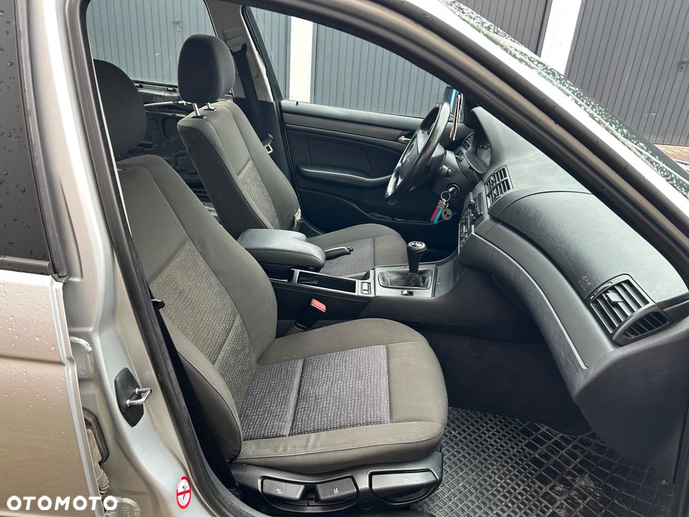 BMW Seria 3 318i - 7