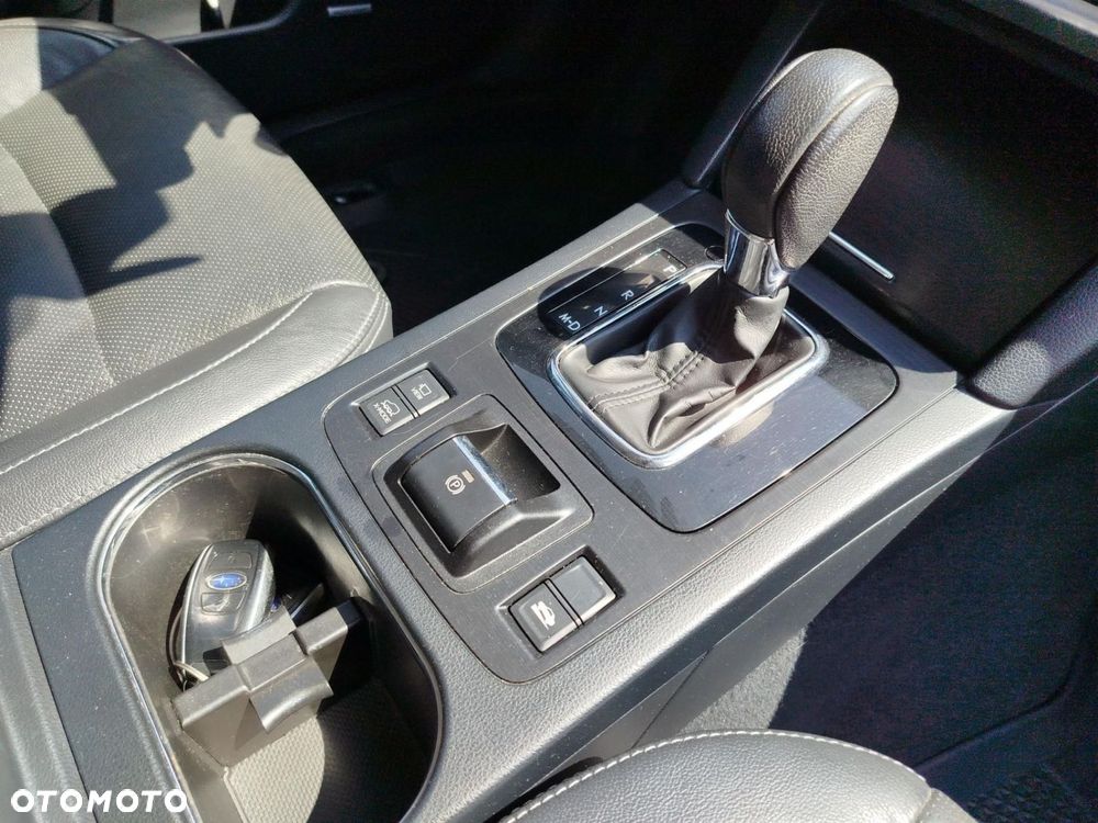 Subaru Outback 2.5i Exclusive - 16