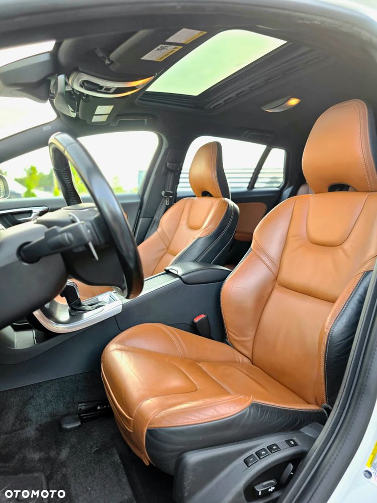 Volvo V60 T6 AWD Summum - 24