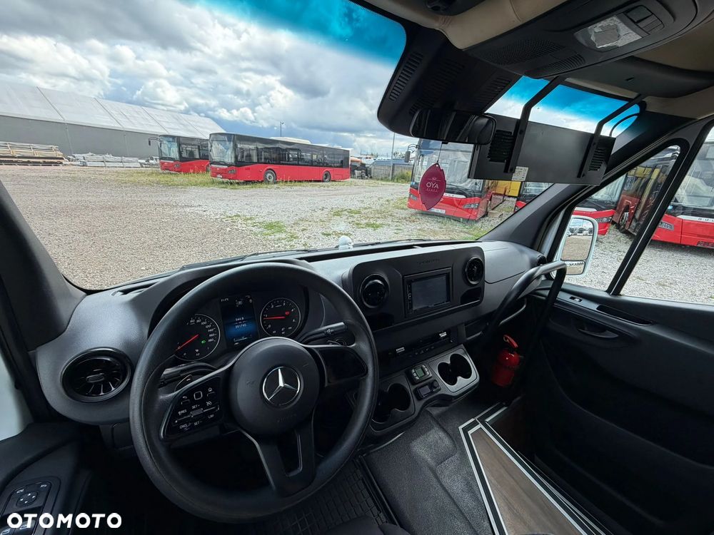 Mercedes-Benz Sprinter 519 - 25