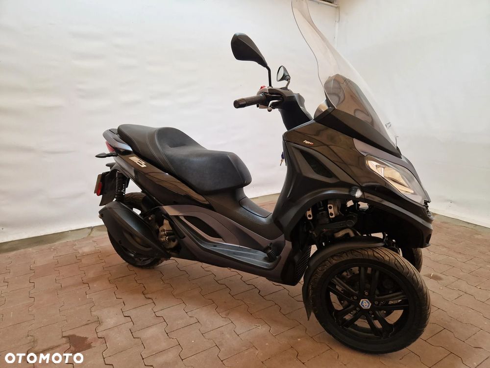 Piaggio MP-3 - 4