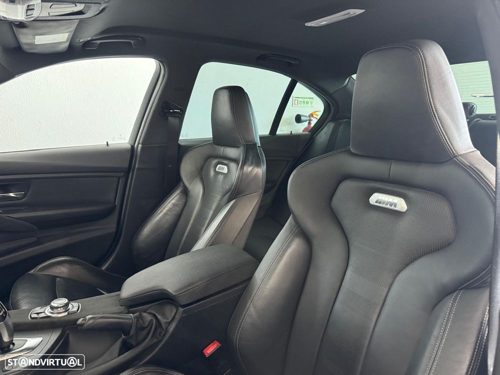 BMW 335 i Auto Pack M - 11