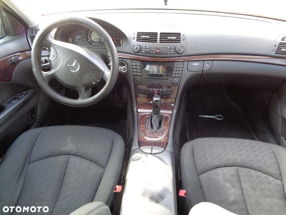 Mercedes-Benz Klasa E 200 CDI Elegance DPF - 17