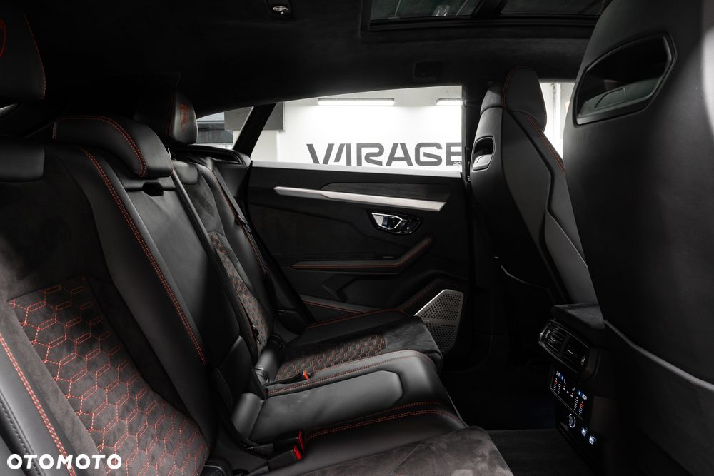 Lamborghini Urus Standard - 38