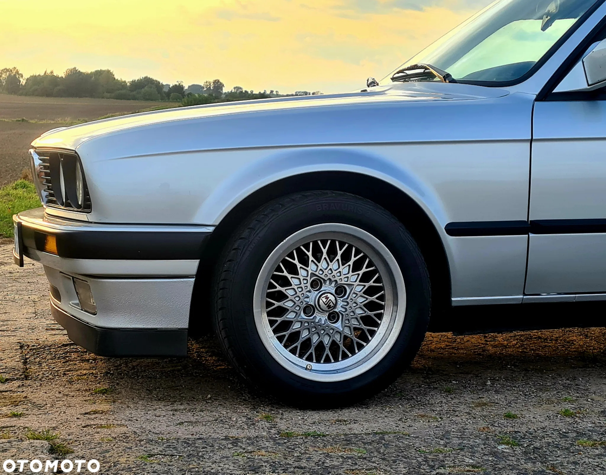 BMW Seria 3 318is - 4