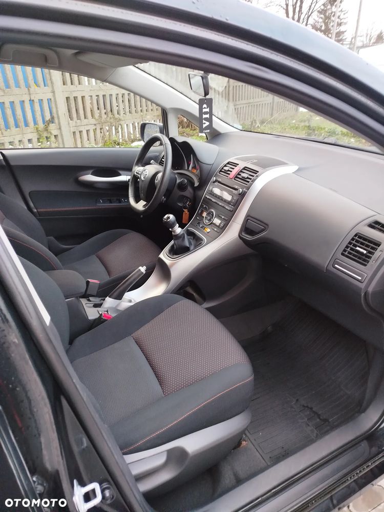 Toyota Auris 2.0 D-4D - 9