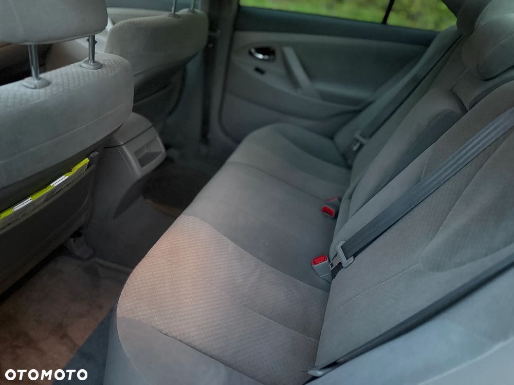 Toyota Camry - 5
