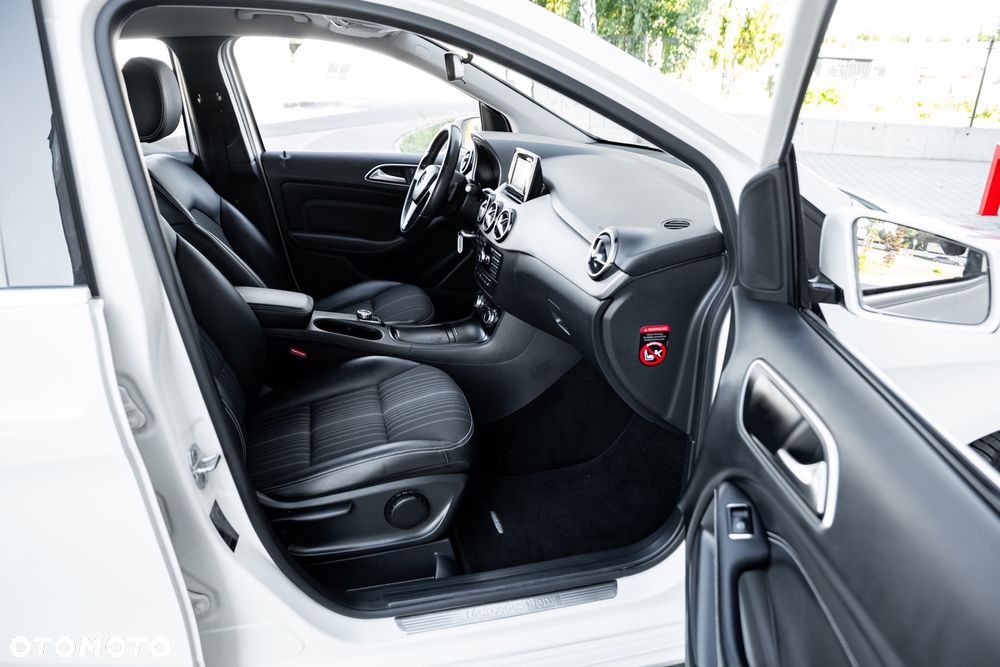 Mercedes-Benz Klasa B 180 7G-DCT - 23