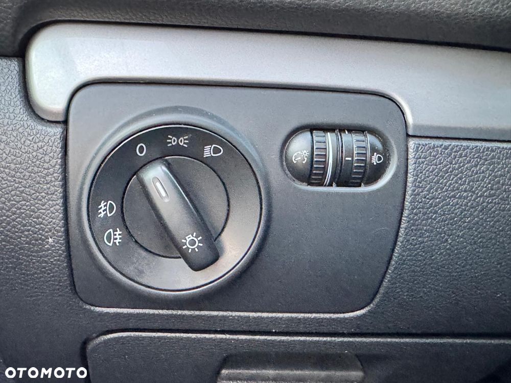 Volkswagen Golf VI 1.6 TDI Comfortline - 32