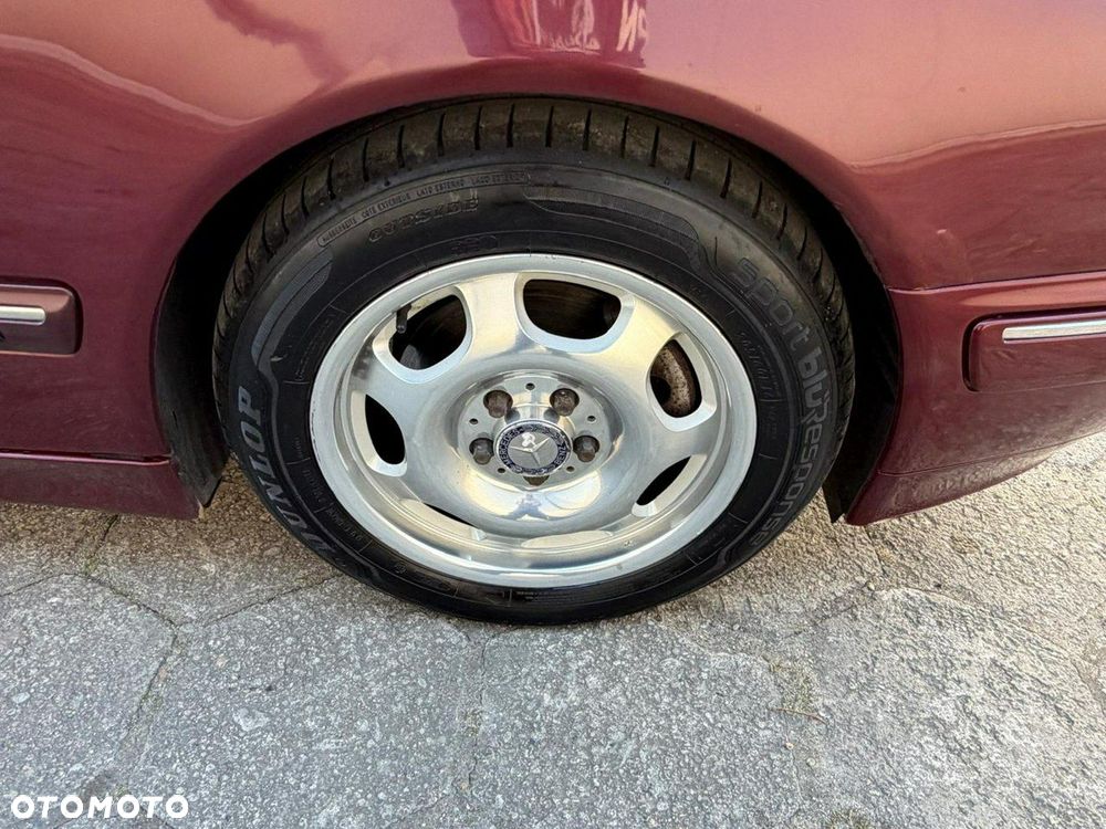 Mercedes-Benz Klasa E - 33