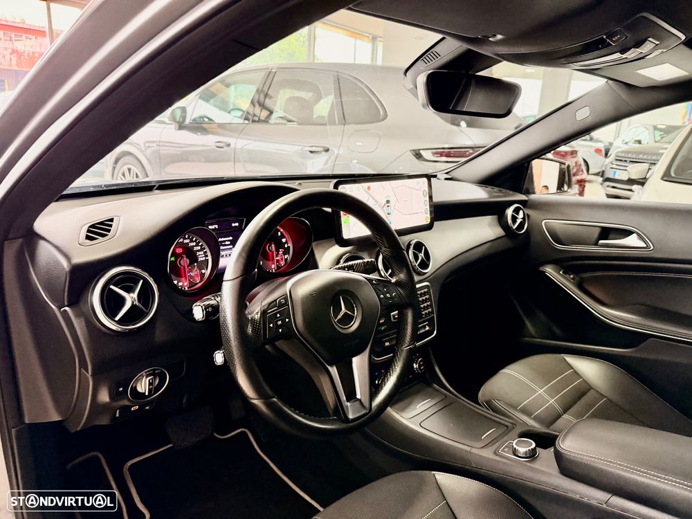 Mercedes-Benz GLA 220 CDI 4Matic 7G-DCT Urban - 19