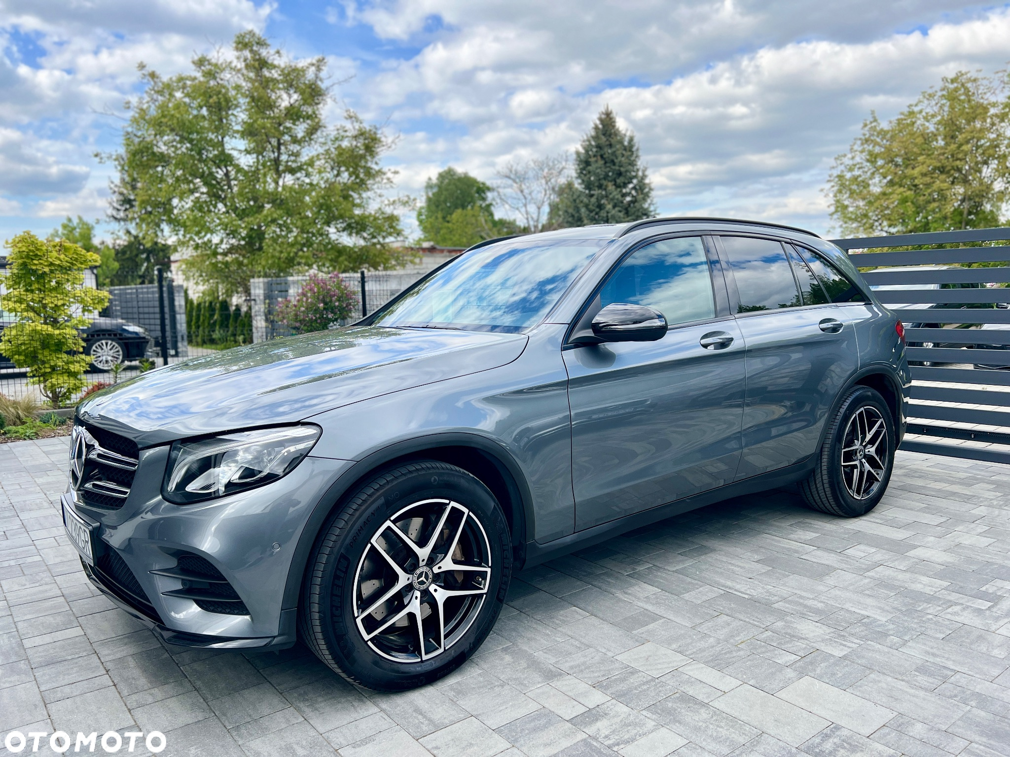 Mercedes-Benz GLC 250 4Matic 9G-TRONIC AMG Line - 9