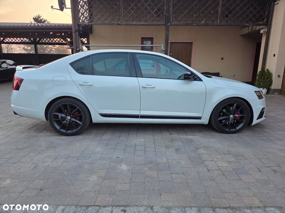 Skoda Octavia 2.0 TDI RS Challenge DSG - 23