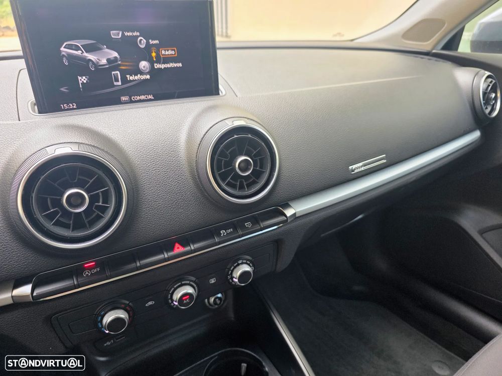 Audi A3 Sportback 1.6 TDI Design - 33