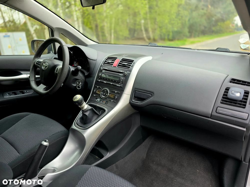 Toyota Auris 2.0 D-4D Travel - 5