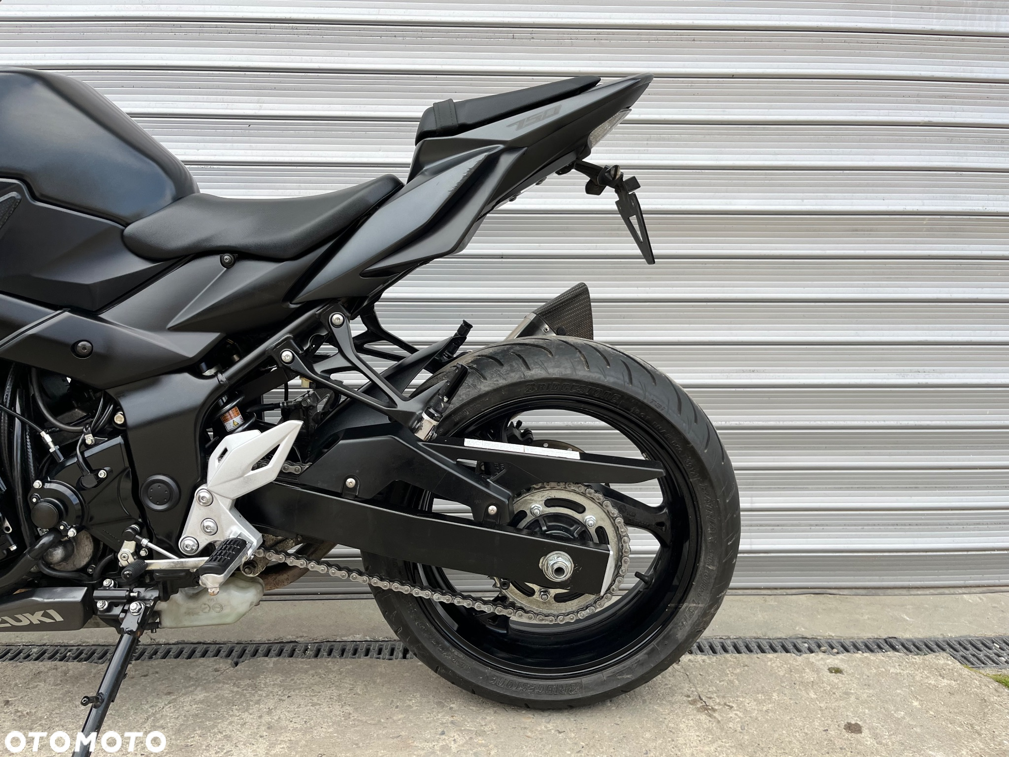 Suzuki GSR - 22