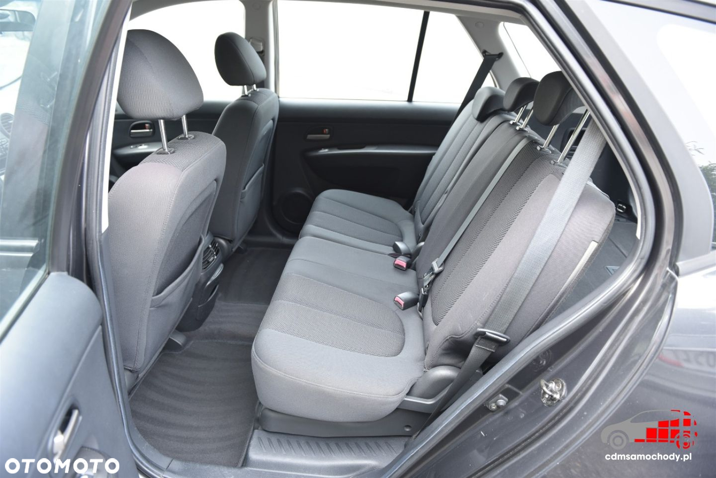 Kia Carens - 14
