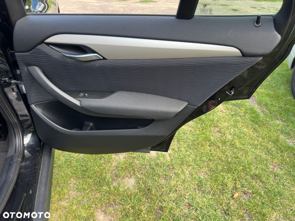 BMW X1 sDrive18d xLine - 30